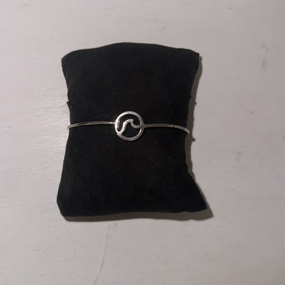Pura Vida Silver Bangle